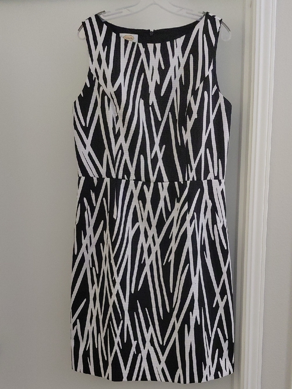 Talbots Black and White Abstract Sleeveless Sheath Dress